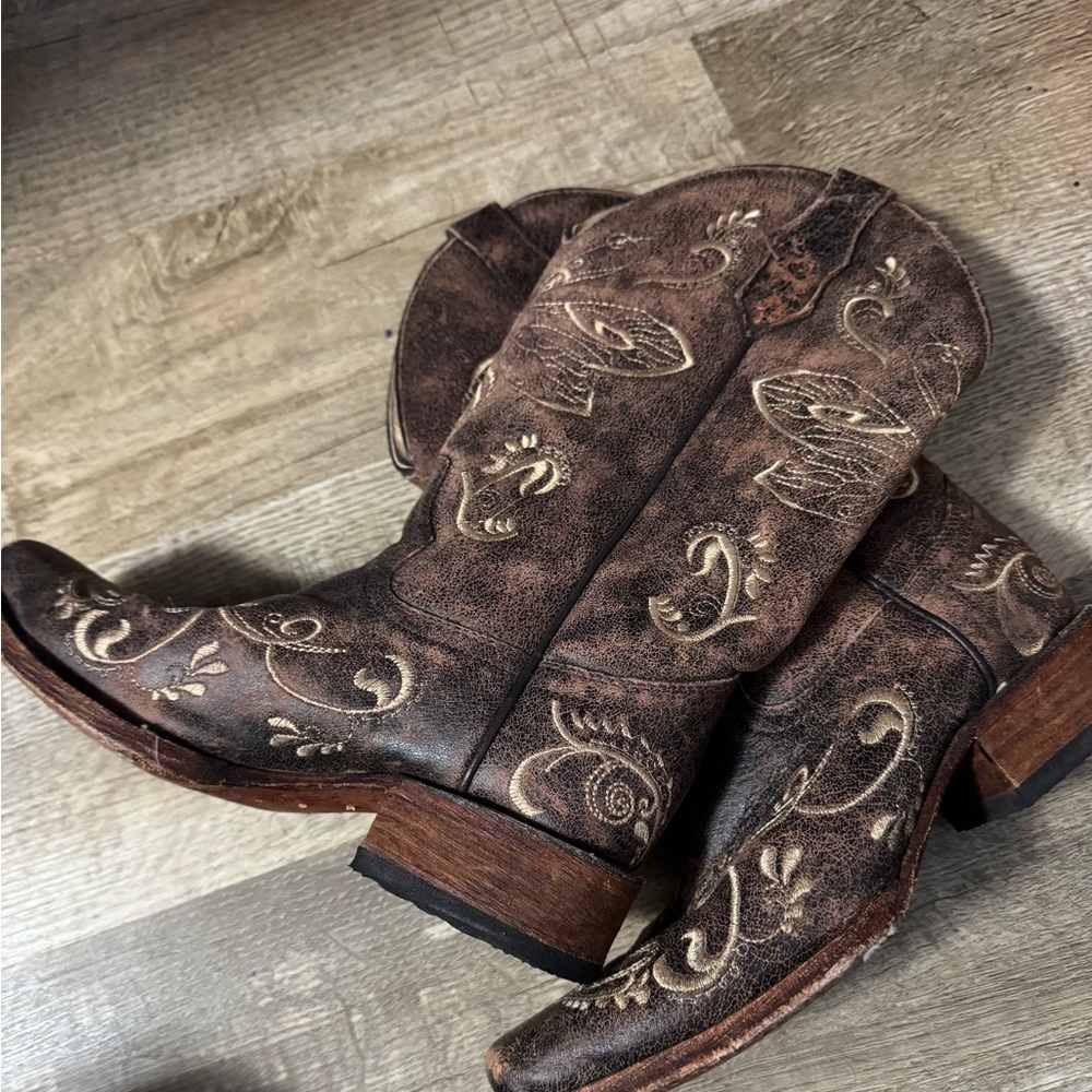 Brown Embroidered Cowboy Boots